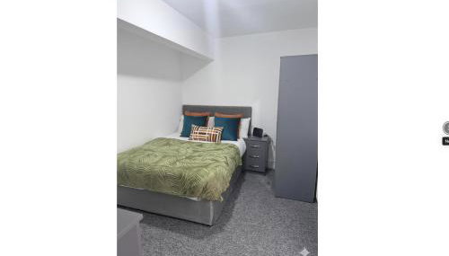 Spacious 6BR Home with Ensuite Perfect for Groups Stays - Foto 2