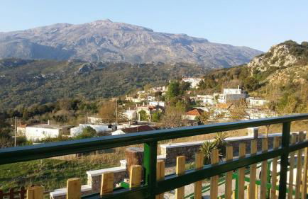 Elia Meronas - Photo 61