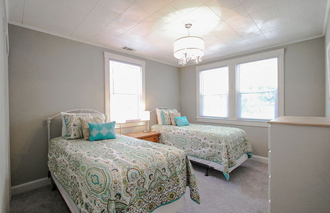 Historic Cottage for 6 Porch swing Pets - Foto 11