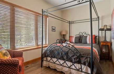 New Listing - Doc's Place - Beautiful Hot Tub Views - Foto 4