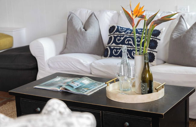 Unbeatable Beachfront Bliss w/ Ocean Views, Luxe Interiors & Patio Beach Road - Foto 8