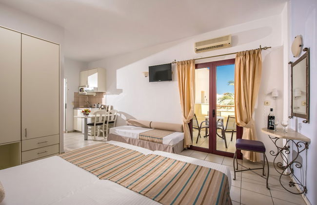 Bella Elena - Photo 16