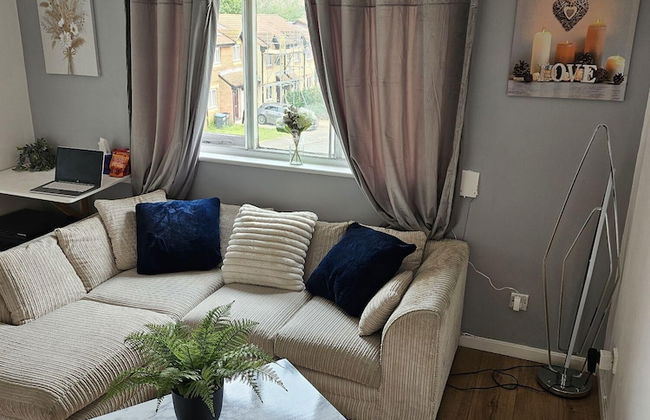 Enchanting Enfield Studio Free Parking - Foto 1