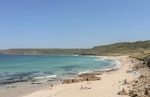 Back Of Beyond - Photo 26