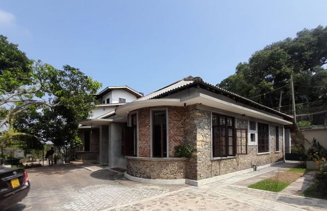 Galle Large Serviced Villa Near Beaches & Fort - Photo 41