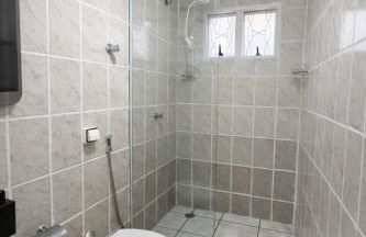 Casa p 11 pessoas com garagem para 3 carros prox Parque do Sabia, Arena Sabiazinho, Ufu, Madrecor - Foto 31