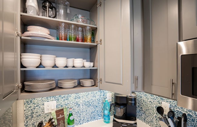 Luxurious & Spacious Ocean Vistas - Photo 18