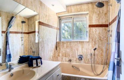 Magnificent 3 Rooms-Sea View-Terrace-Pool - Photo 7