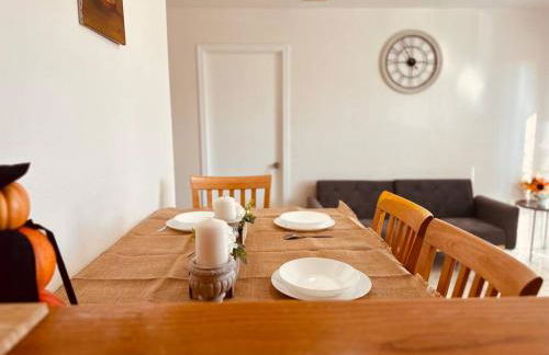 Charming 3BR Retreat near Disneyland Downtown LA! - Foto 18