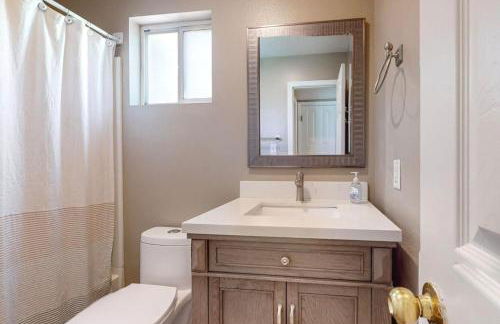 2 Bed 1 Bath with fully Stocked Kitchen - Foto 11