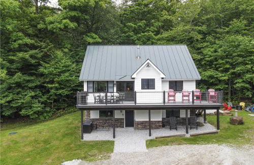 Premium 5 bedroom, pet friendly private home with hot tub 3 miles from the Skyship Bear - Foto 3