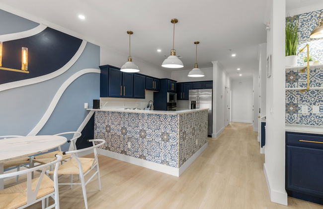 Luxurious Home with Theatre Room - Foto 13