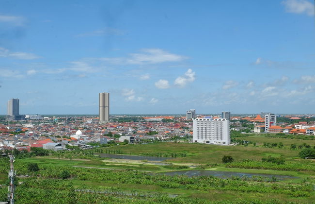 Stylish Living Studio Apartment At Taman Melati Surabaya - Foto 15