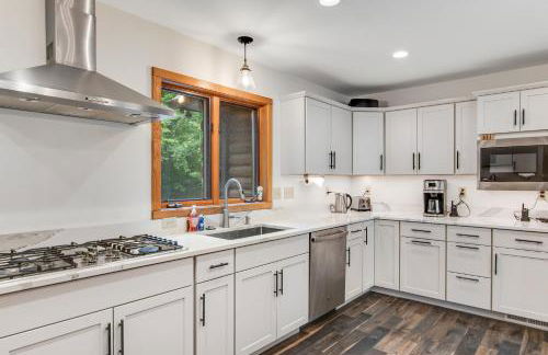 Bear Pause Retreat & The Stone House - Photo 10