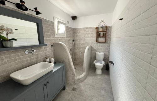 Leonidas House Renovated 2024 - Foto 15