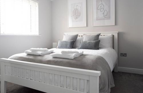 Lovely, comfortable 2-bed Braehead - free parking - Pass the Keys - Foto 8