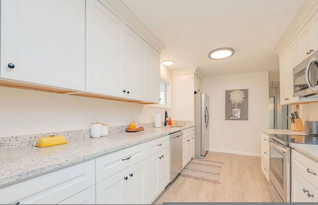 The Beehive New 4 Bedroom Listing Next to CNU - Foto 29