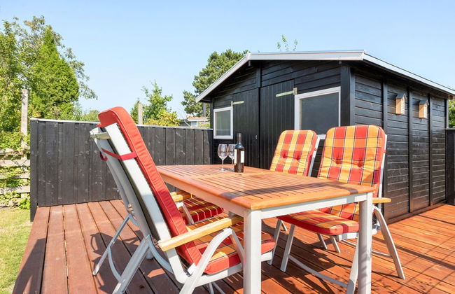 "Sighfrith" - 150m from the sea - Photo 12