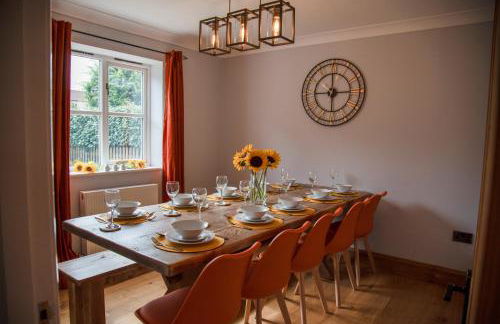 Oak House - sleeps 10 with Bar & Games room - Foto 17