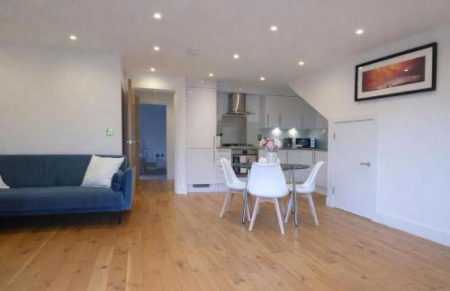 Flat 20 min to Central London and Garden & Parking - Foto 1