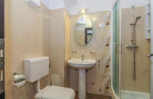 2 Bedroom Lovely Apartment In Gracisce - Foto 14