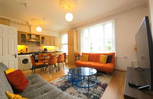 Beautiful Kensington Home with 4 beds, only 3 Minutes walk to Earls Court Station - Photo 6