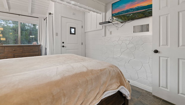 Louie Bear - Perfect cabin for families! It comes with a hot tub! - Foto 5, Habitación