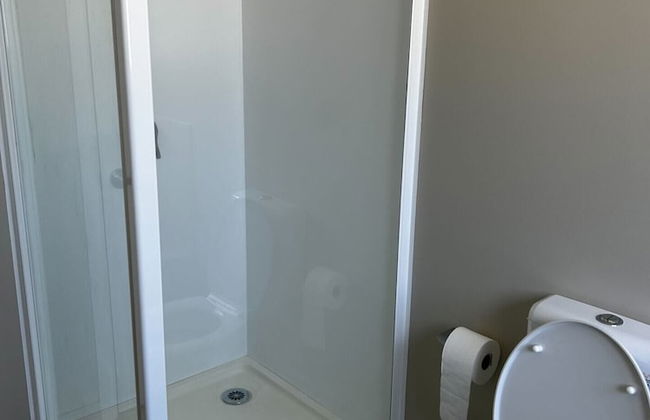 Spacious 2BR Home in the Suburbs - Foto 3