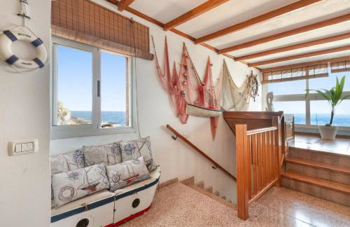 Seaside House With Heated Pool - Photo 16