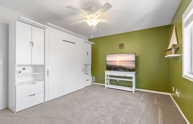 The Giraffe House - Photo 45