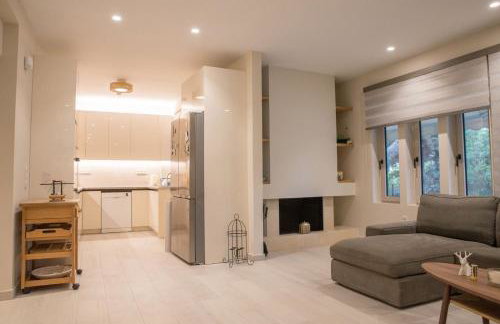 THALIA, luxury 3Br Home with Ensuite Bathrooms, just 3 minutes walk from the beach located in the prestigious Athenian Riviera - Foto 8