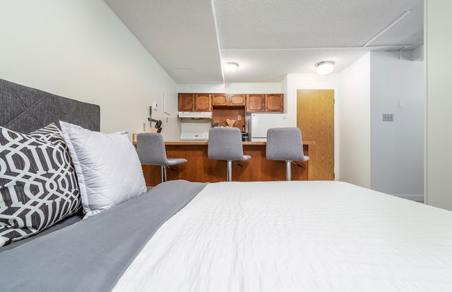 Fully RENOVATED Studio | Ski In/Out: Closest Condo to Lift | Pool & Hot Tubs - Photo 6