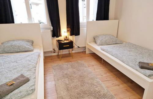 City Apartment - Photo 4