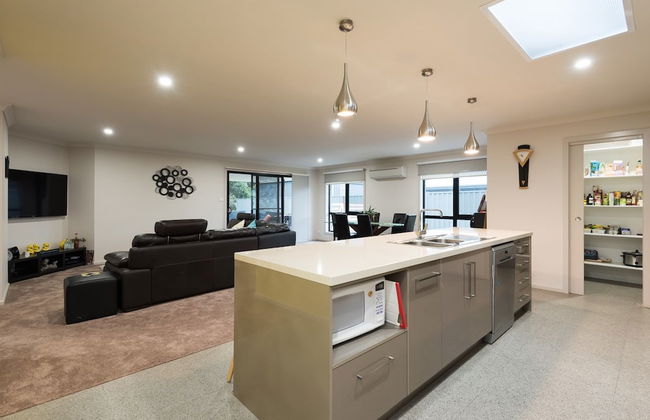 Euphoria House - Photo 11