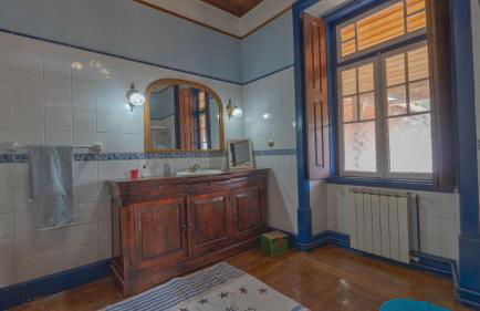 Large, converted farmhouse with pool - Foto 44