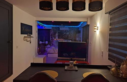 L'Aurore Love Room de prestige jacuzzi sauna piscine chauffée cuisine - Foto 8