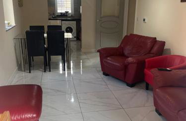 Castell Cottages Central with Parking - Foto 20