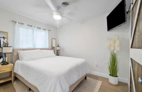 Chic Coastal - Heated Pool per request, Near PGA & Everything! - Foto 12