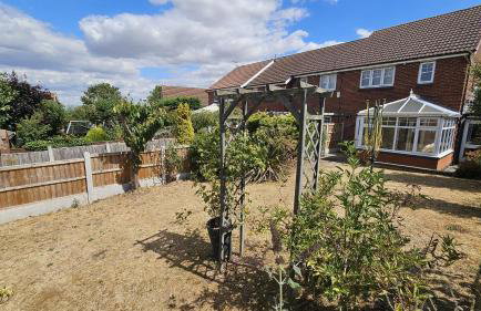 Quiet 3 bed semi with off street parking - Foto 41