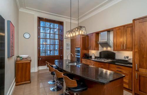 Georgian Elegance with Patio Garden West End - Pass the Keys - Foto 2