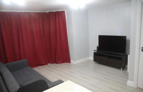 Comfy 2-bedroom Flat with Private Parking - Foto 34