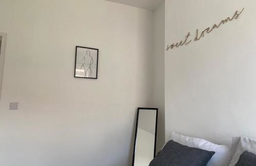 Stylish Home - Close to City Centre, Anfield Stadium - Free Parking - Foto 24