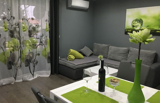 Green-beautiful Modern Apt. With Balcony & Garden - Foto 16