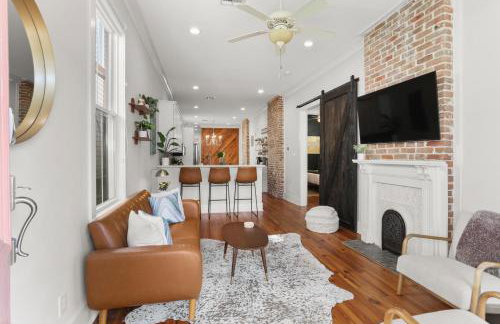 Upscale 3 Bed 2 Bath Private Home in Uptown New Orleans! Close to Magazine Street, Universities, & French Quarter - Photo 1