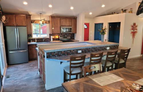 Hazel's Goose Creek Lodge - Private Riverfront! - Foto 27