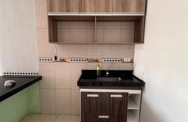 Quarto privativo com sala e tv em Villa Hostel - Foto 8