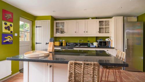 Pats Place - Photo 3