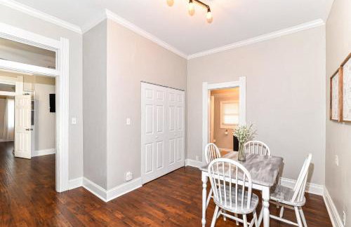 Cheerful 2-Bedroom Cottage in Downtown Noblesville - Foto 16