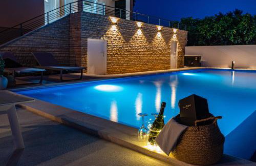 Villa Matea - heated pool, peace, view - Photo 20