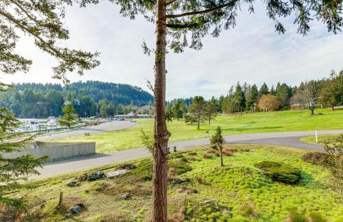 Serene La Conner Retreat with Fireplace and Deck! - Foto 30